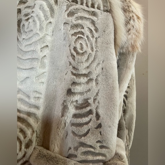 Luxurious Iceberg Laser Cut Perl Sheared Mink Fur Jacket/Cape Style Jacket NWT🏷️ - Picture 9 of 12